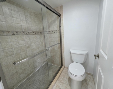 3300 Jaywood Terrace - Photo Thumbnail 15