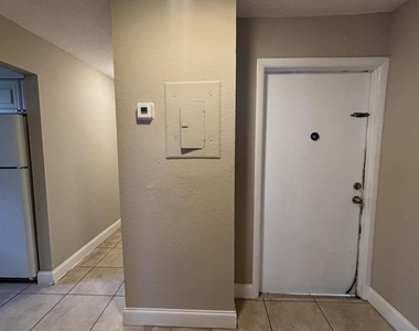 1550 Nw 15th Street - Photo Thumbnail 9