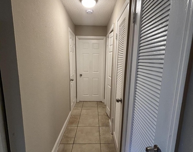 1550 Nw 15th Street - Photo Thumbnail 8
