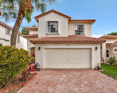 6242 Nw 38th Drive - Photo Thumbnail 8