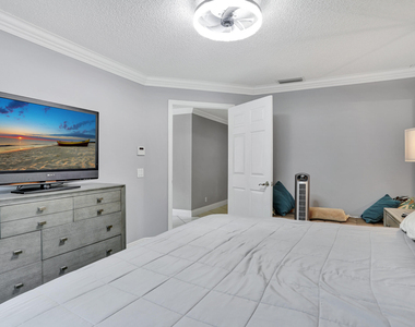 6242 Nw 38th Drive - Photo Thumbnail 21