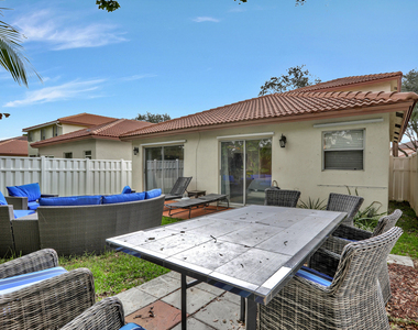 6242 Nw 38th Drive - Photo Thumbnail 11