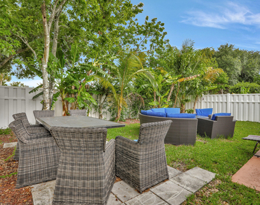 6242 Nw 38th Drive - Photo Thumbnail 10