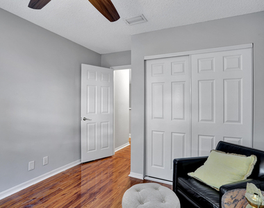 6242 Nw 38th Drive - Photo Thumbnail 13