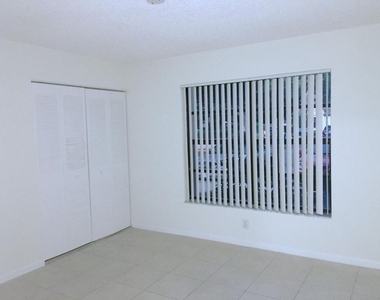 3095 Inglewood Terrace - Photo Thumbnail 6