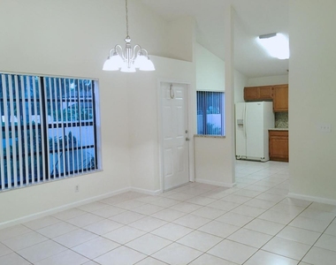 3095 Inglewood Terrace - Photo Thumbnail 5