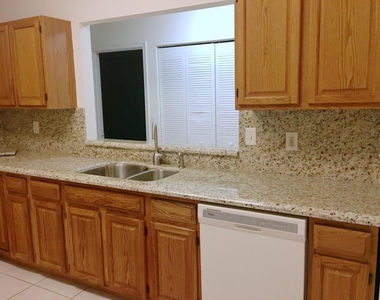 3095 Inglewood Terrace - Photo Thumbnail 3