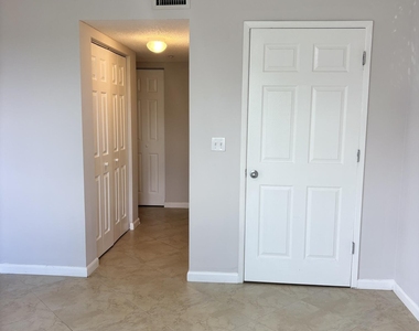 2640 S University Drive - Photo Thumbnail 17