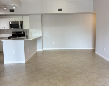 2640 S University Drive - Photo Thumbnail 7