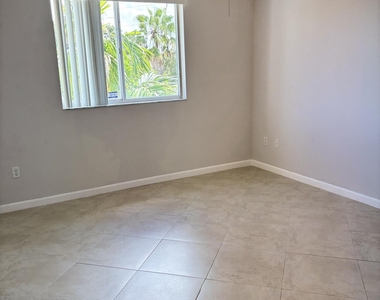 2640 S University Drive - Photo Thumbnail 13