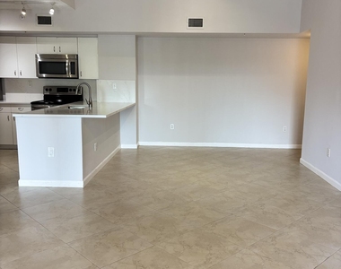 2640 S University Drive - Photo Thumbnail 5