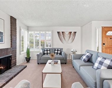 482 Vista Del Norte - Photo Thumbnail 8