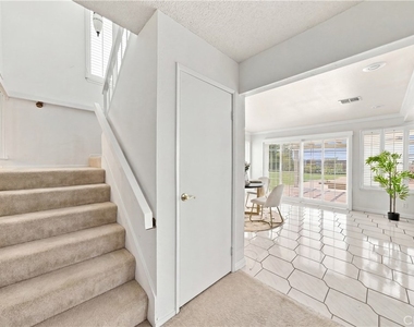 482 Vista Del Norte - Photo Thumbnail 5