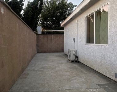 65 E Forest Avenue - Photo Thumbnail 12