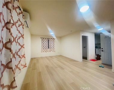 65 E Forest Avenue - Photo Thumbnail 1