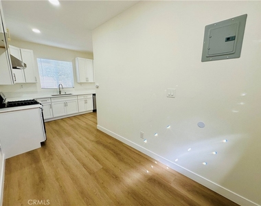 17262 Ivy Avenue - Photo Thumbnail 2
