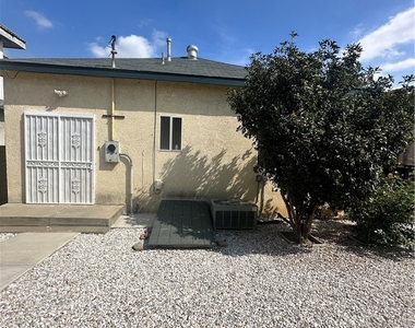 125 N Marguerita - Photo Thumbnail 2