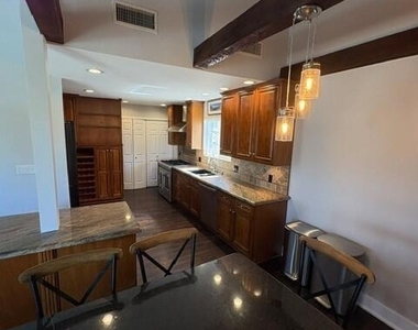 900 San Pedro Street - Photo Thumbnail 8