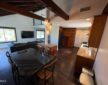 900 San Pedro Street - Photo Thumbnail 6