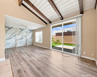 6461 Casa Verde - Photo Thumbnail 4
