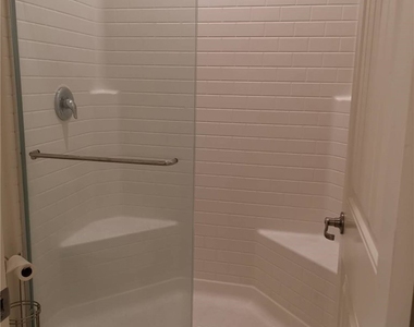7008 Jetty Court - Photo Thumbnail 8