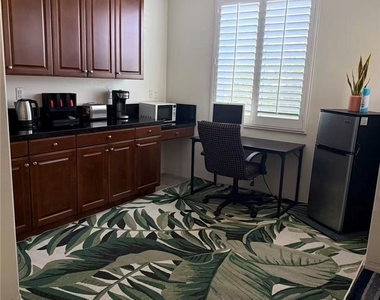 7008 Jetty Court - Photo Thumbnail 3
