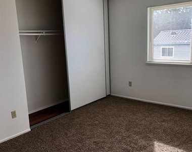 1120 W Gilman - Photo Thumbnail 13