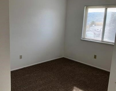 1120 W Gilman - Photo Thumbnail 9