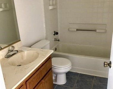 1120 W Gilman - Photo Thumbnail 11