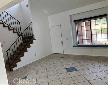 1120 W Gilman - Photo Thumbnail 3