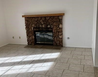 1120 W Gilman - Photo Thumbnail 16