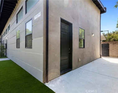 22920 Califa - Photo Thumbnail 8