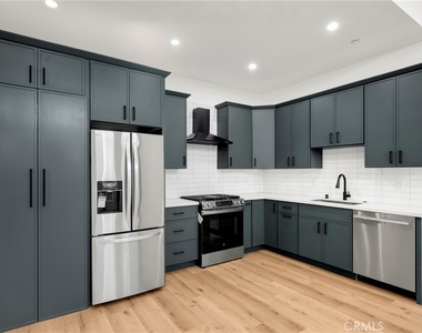 22920 Califa Street - Photo Thumbnail 11