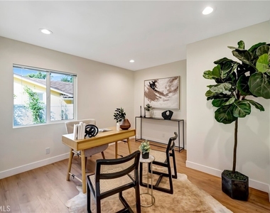 22120 Costanso Street - Photo Thumbnail 12