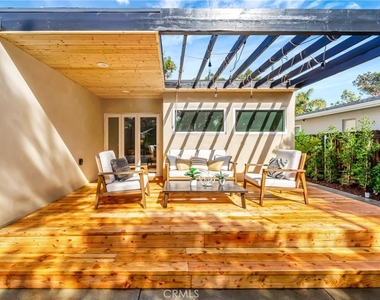 22120 Costanso Street - Photo Thumbnail 25