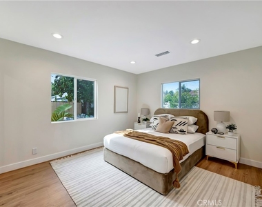 22120 Costanso Street - Photo Thumbnail 17