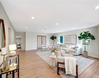 22120 Costanso Street - Photo Thumbnail 4