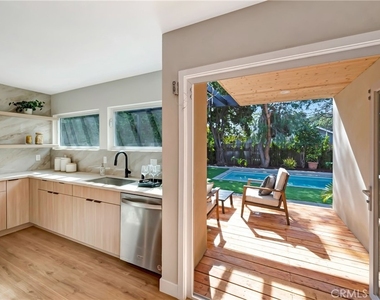 22120 Costanso Street - Photo Thumbnail 10