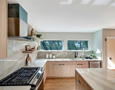 22120 Costanso Street - Photo Thumbnail 9