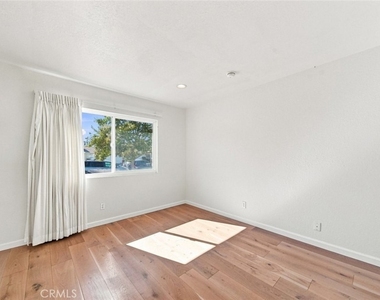 7244 Willis Avenue - Photo Thumbnail 16
