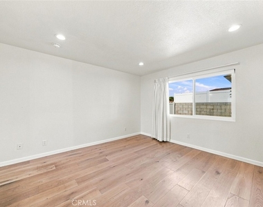 7244 Willis Avenue - Photo Thumbnail 20