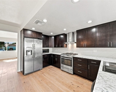 7244 Willis Avenue - Photo Thumbnail 11
