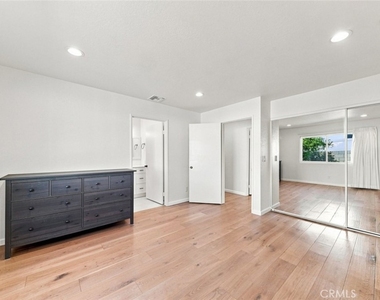 7244 Willis Avenue - Photo Thumbnail 19