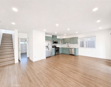 1739 1/2 Magnolia Avenue - Photo Thumbnail 1