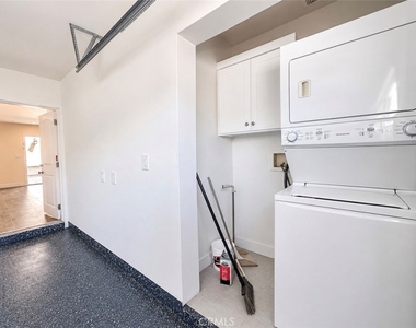1739 1/2 Magnolia Avenue - Photo Thumbnail 14
