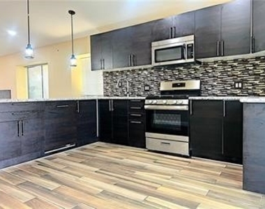 43401 Alep Avenue - Photo Thumbnail 12
