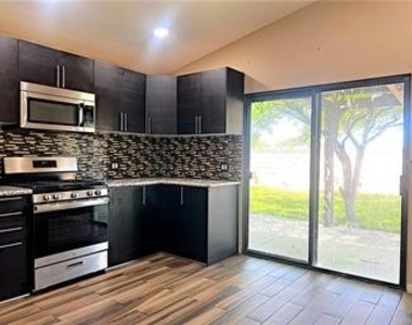 43401 Alep Avenue - Photo Thumbnail 15