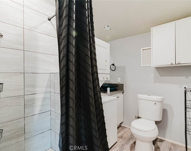 7345 Jamieson Avenue - Photo Thumbnail 7