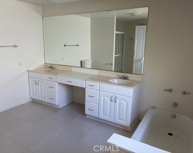 139 Sherwood Drive - Photo Thumbnail 7