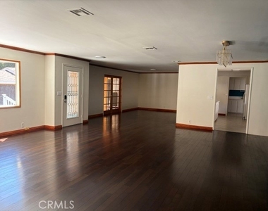 139 Sherwood Drive - Photo Thumbnail 8